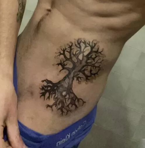 Tatouage arbre de vie réalisé sur Souston., Dax, L'Encre du Paradis
