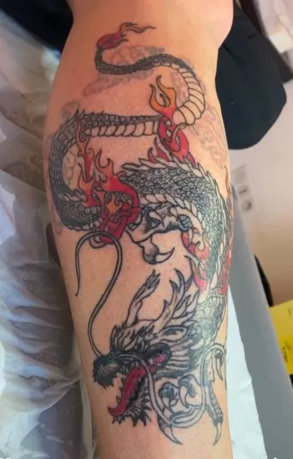 Tatouage couleur réalisé à Saubion: dragon chinois., Dax, L'Encre du Paradis