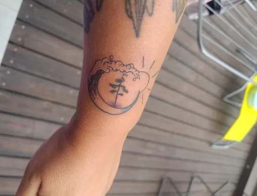 Tatouage souvenir des Landes (vacances), tatoué sur Garein., Dax, L'Encre du Paradis