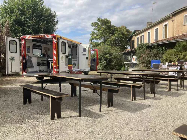 Appeler un tattoo truck pour se faire tatouer chez soi à Dax, Dax, L'Encre du Paradis